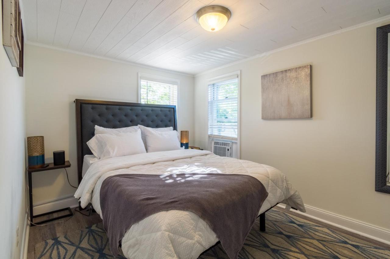 Luxurious Retreat, Parking, Restaurants, Near New Hope, 1Mile Delaware River ランバートビル エクステリア 写真