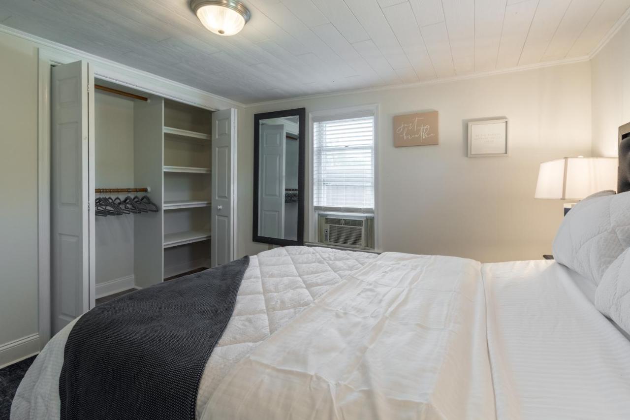 Luxurious Retreat, Parking, Restaurants, Near New Hope, 1Mile Delaware River ランバートビル エクステリア 写真